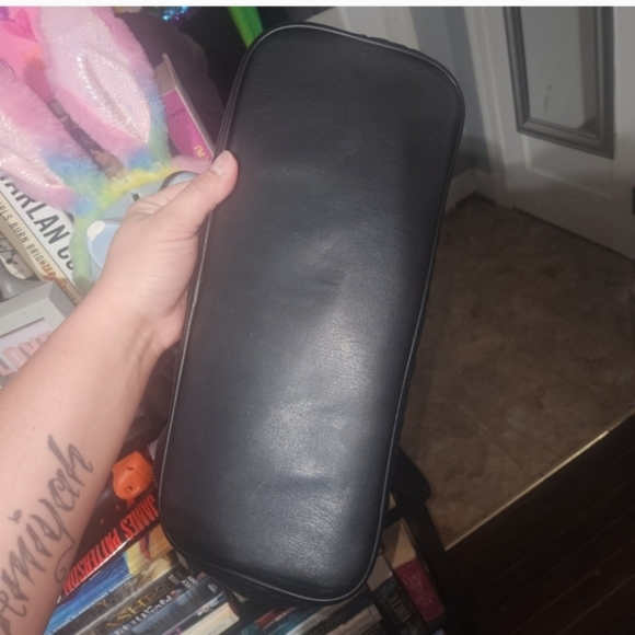 VERY RARE VINTAGE BETSEY JOHNSON SKULL SATCHEL - Picture 9 of 10